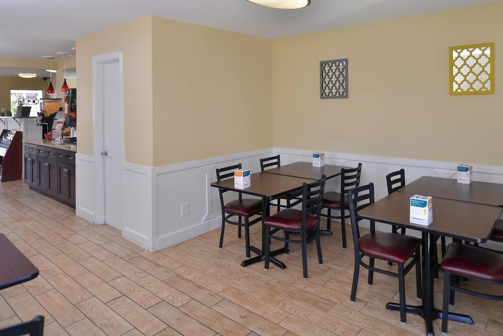 Фото Econo Lodge