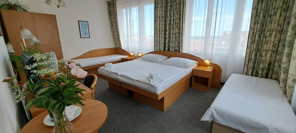 Фото Hotel Legie