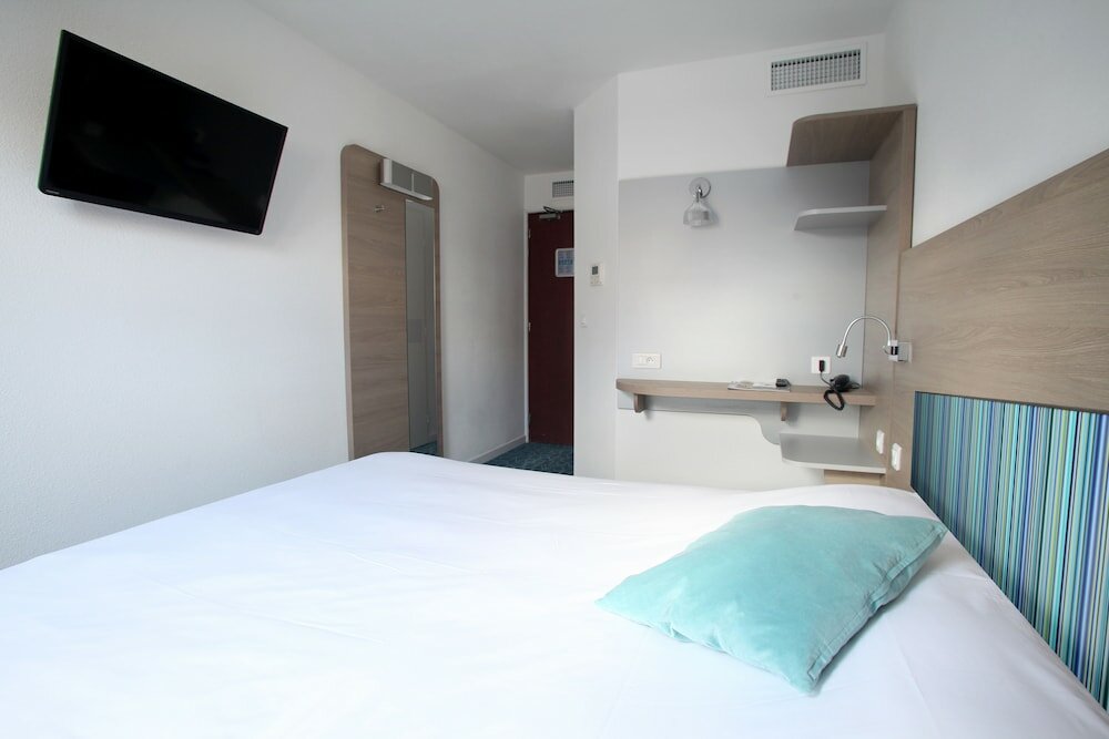 Фото Hôtel Revotel