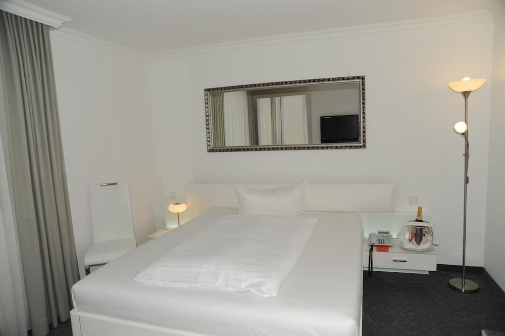 Фото Hotel-Restaurant Adler