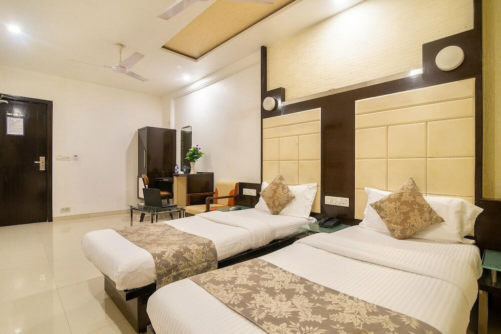 Фото Hotel Satkar