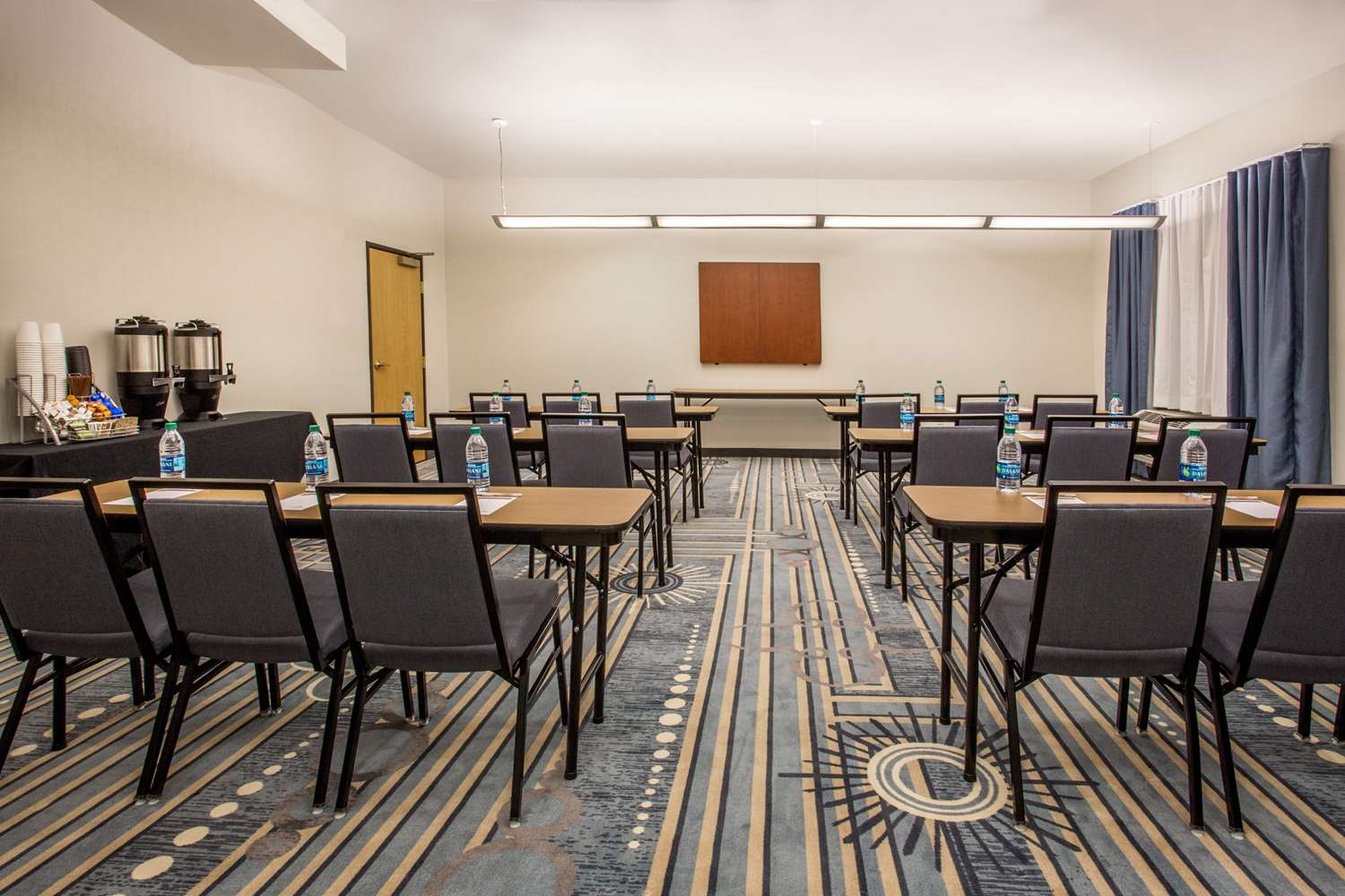 Фото Hawthorn Suites by Wyndham Livermore Wine Country