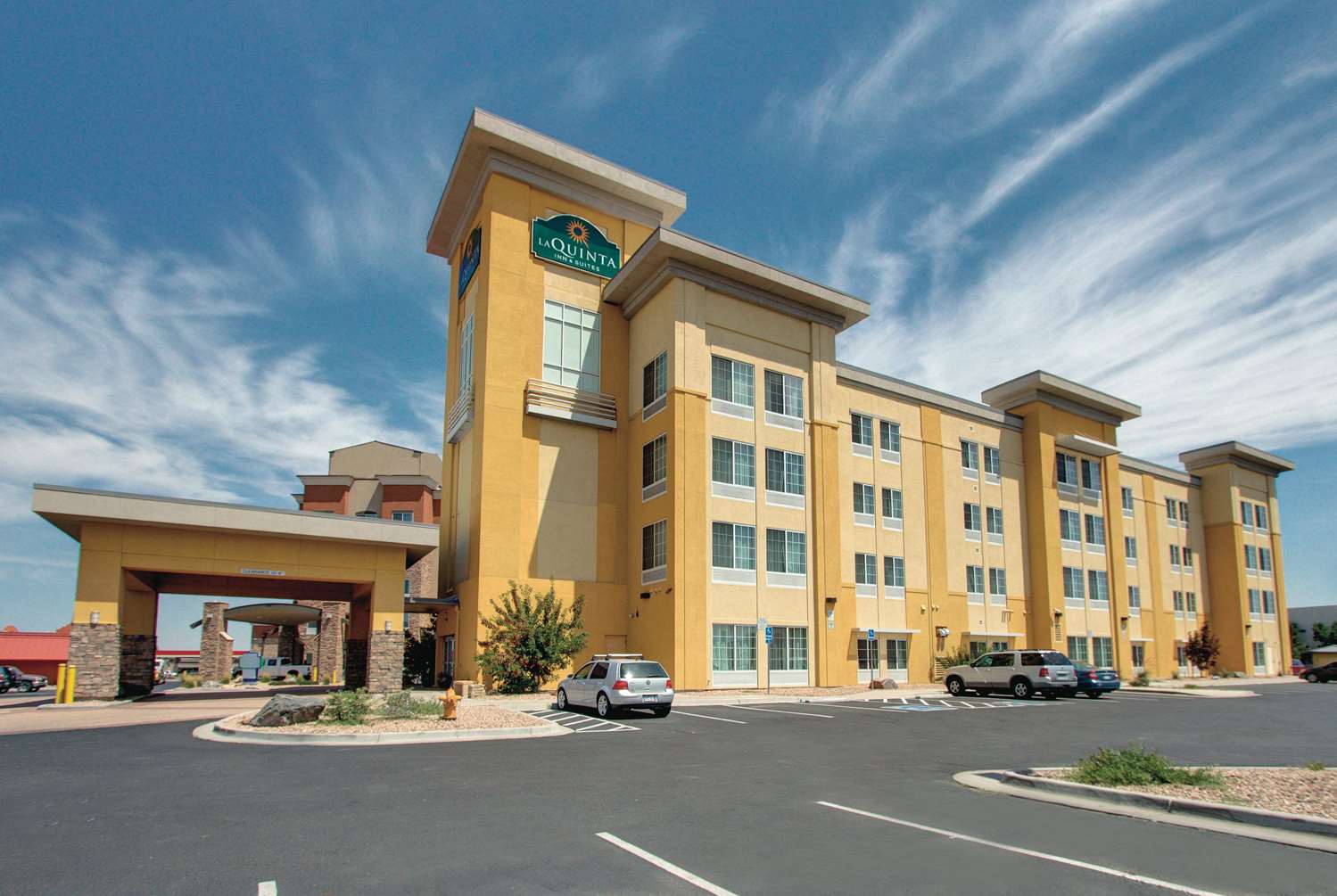 Фото La Quinta Inn & Suites by Wyndham Denver Gateway Park