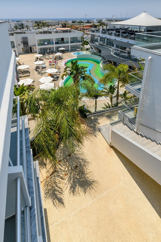 Фото Tasia Maris Oasis