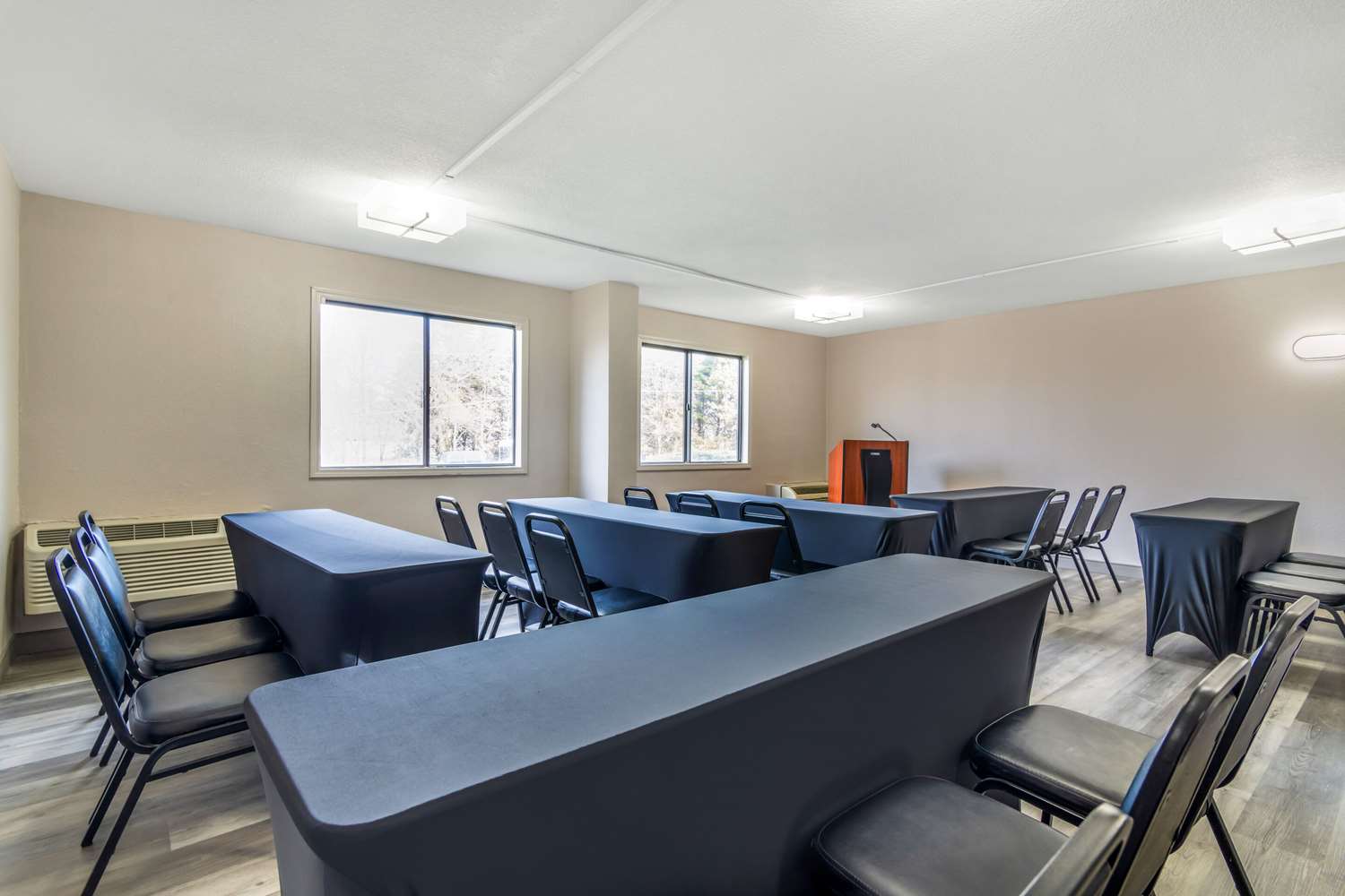 Фото Country Inn & Suites by Radisson, Atlanta Airport South, Ga