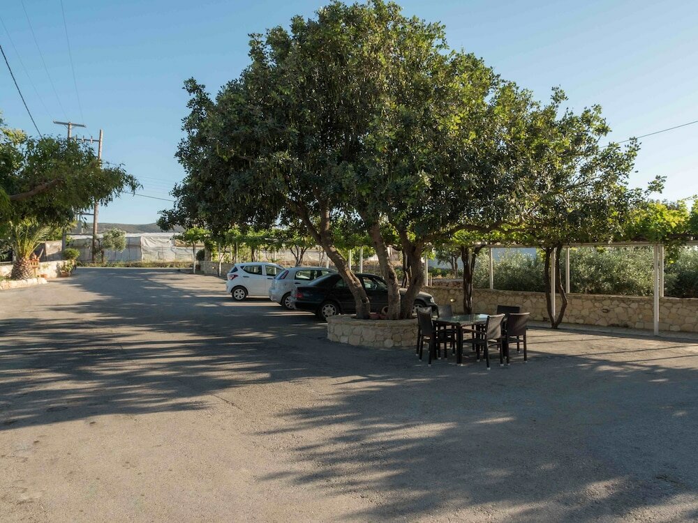 Фото Petritos Rooms and Studios