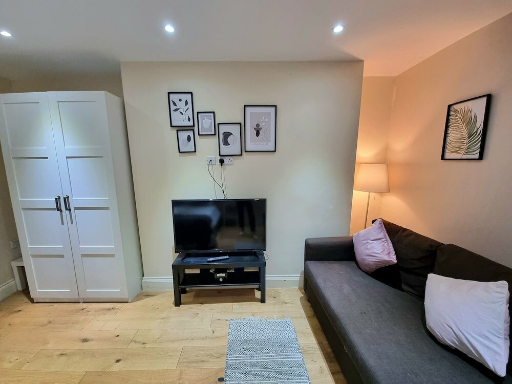 Фото Urban Stay Oxford Gardens Apartments