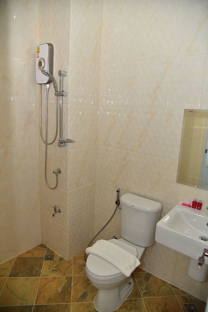 Фото Ploy's Pearl Hotel