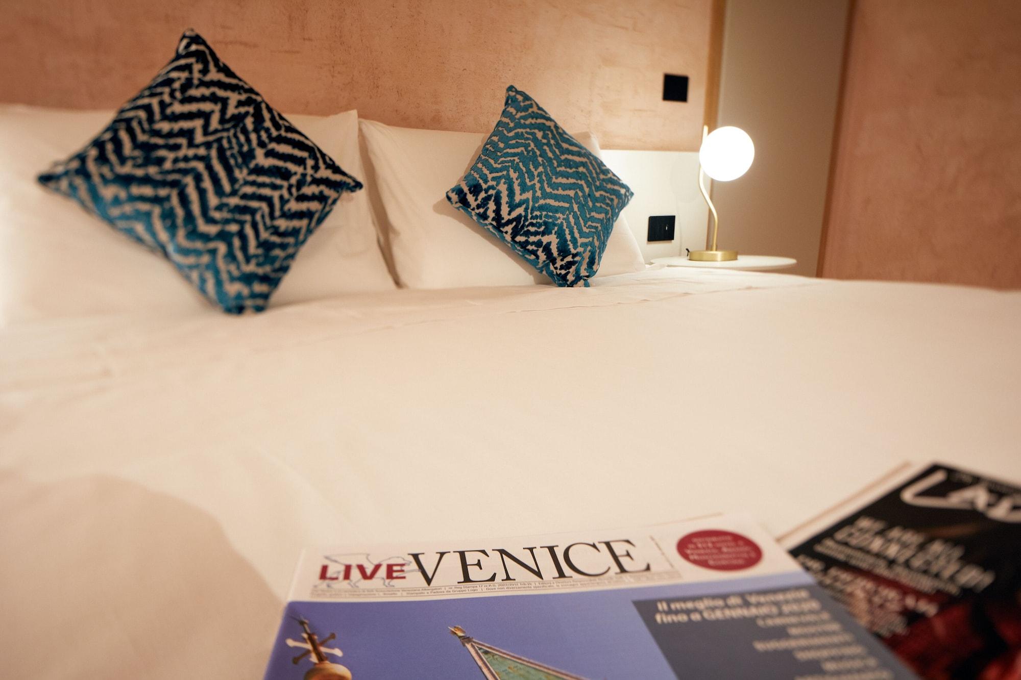 Фото Ca' dei Proverbi Suites