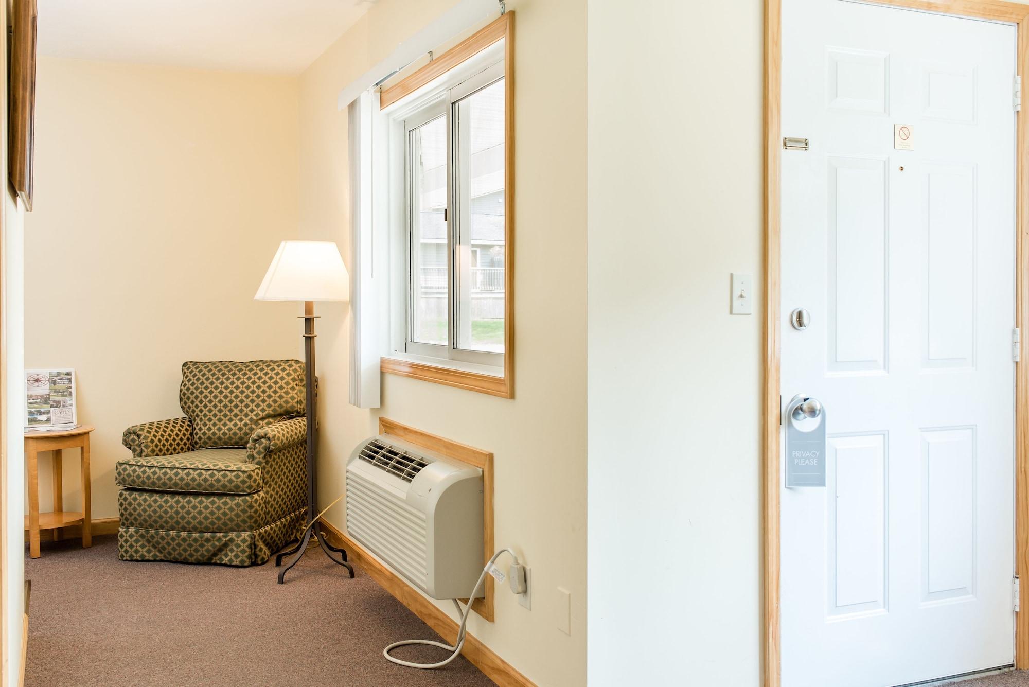 Фото Capt. 's Inn & Suites