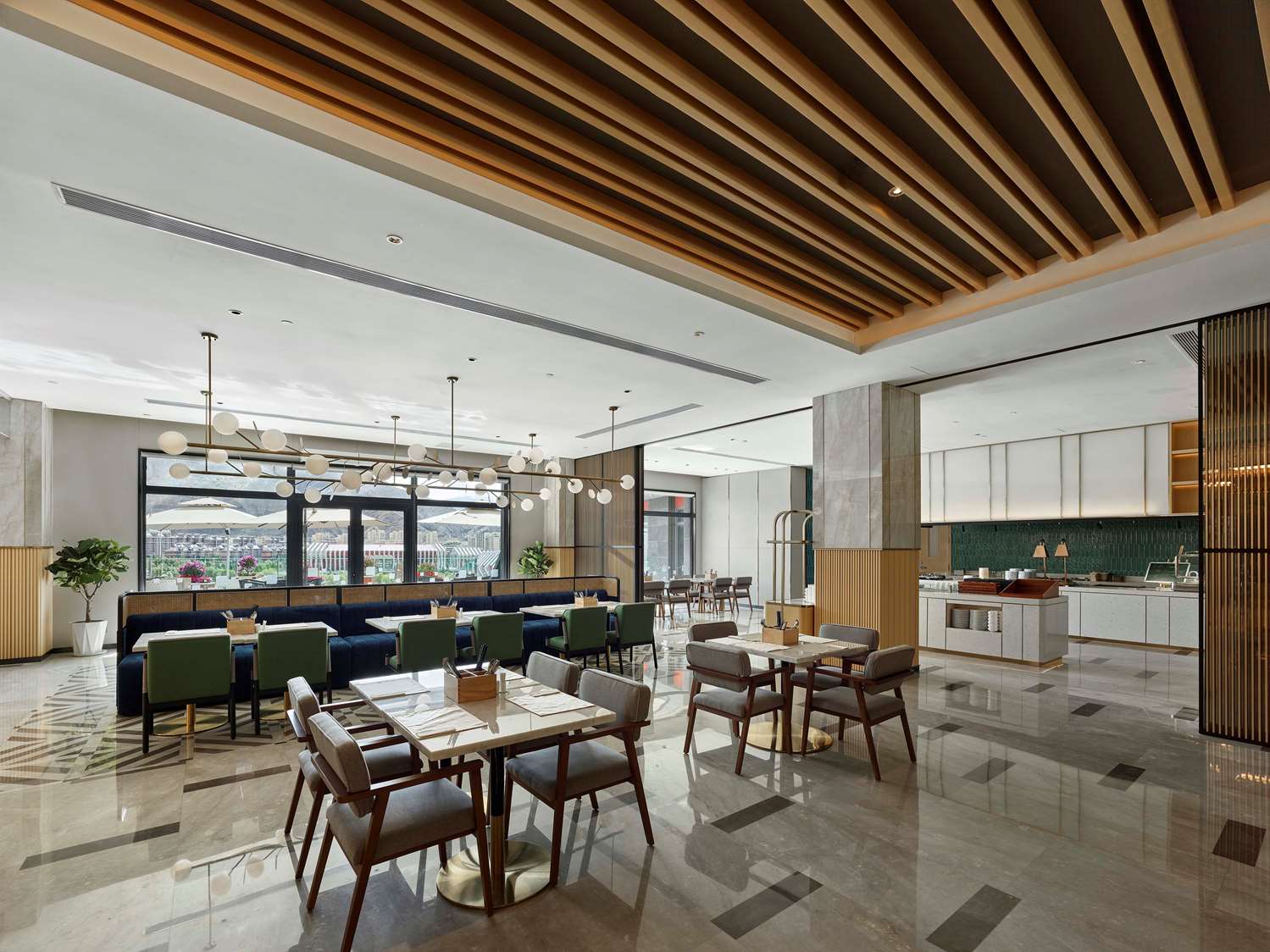 Фото Hilton Garden Inn Lhasa