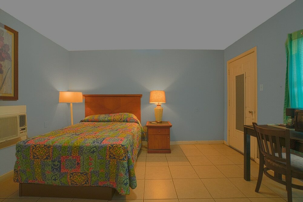 Фото Texana Inn Edna by Oyo