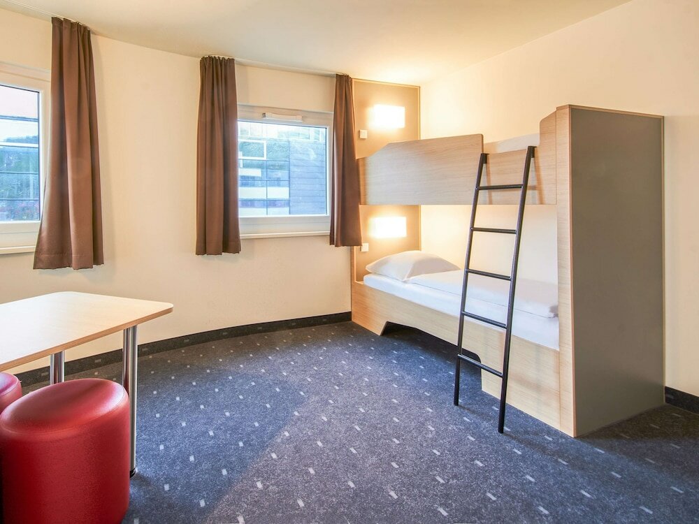 Фото B&b Hotel Würzburg