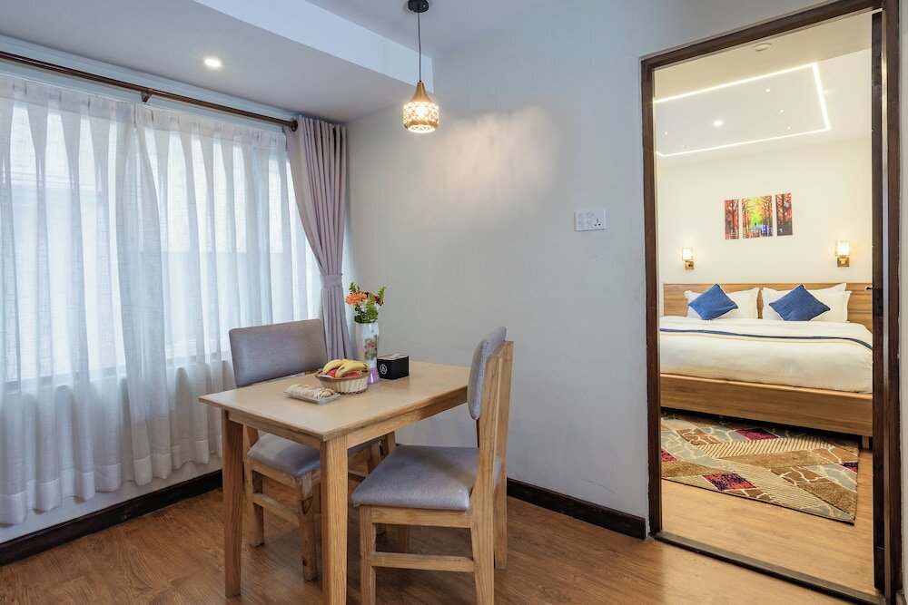 Фото Kathmandu Business Hotel