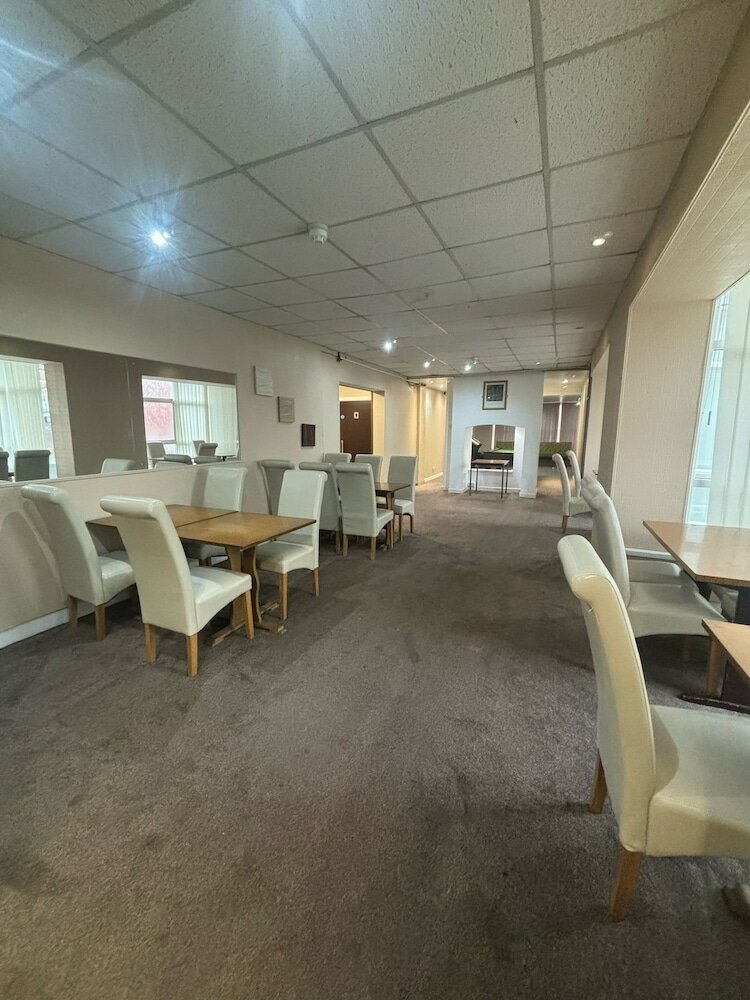 Фото The Lawton Hotel