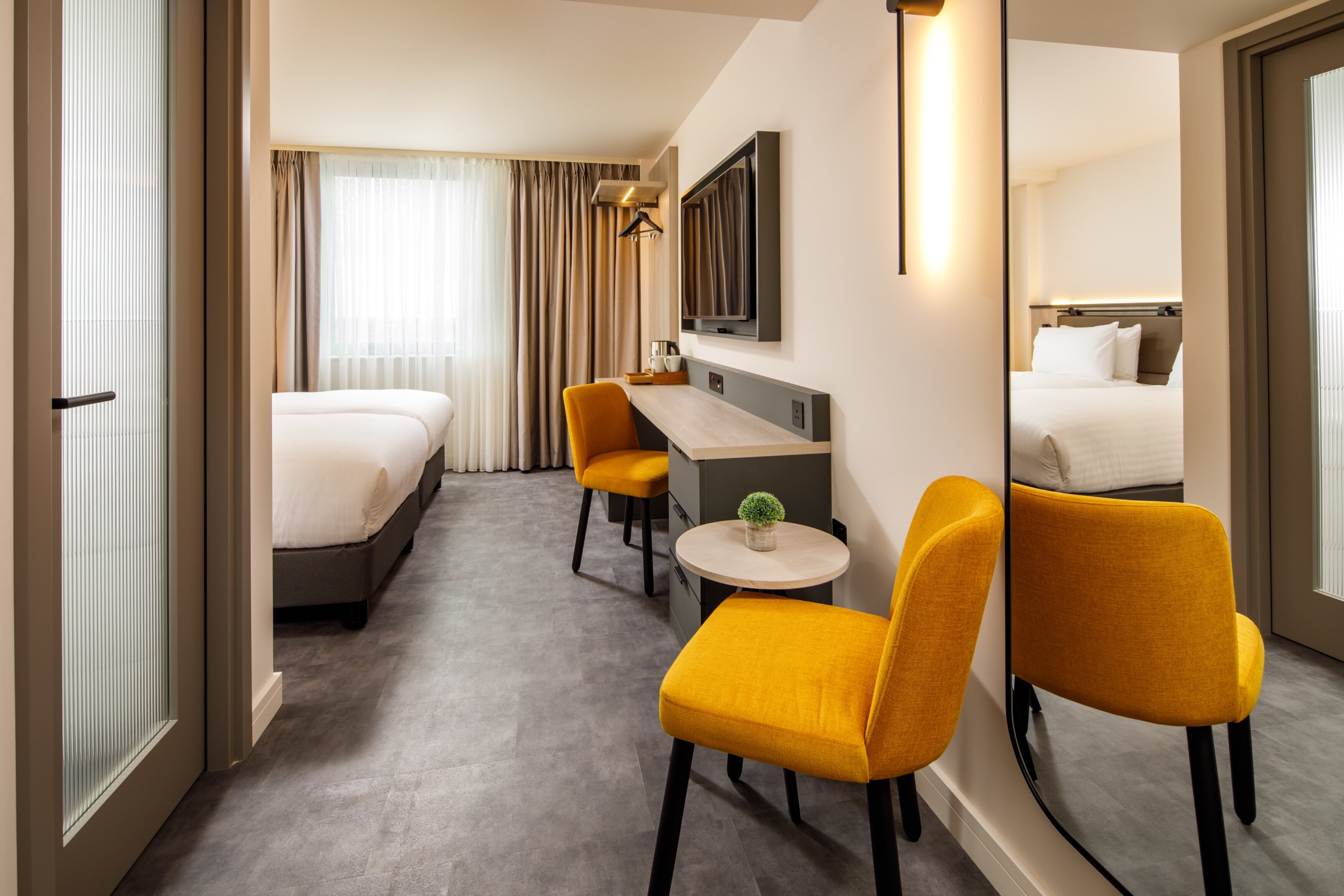 Фото Southgate Hotel London