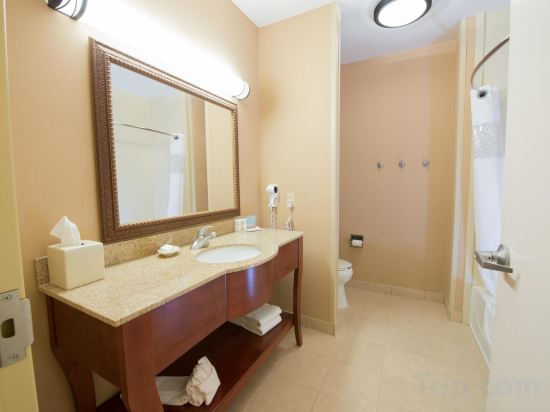 Фото Hampton Inn Bismarck