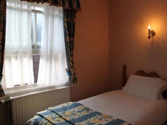 Фото Brook Red Lion Hotel