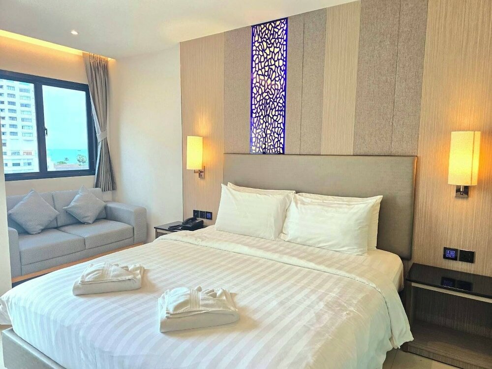 Фото The TJ Hotel