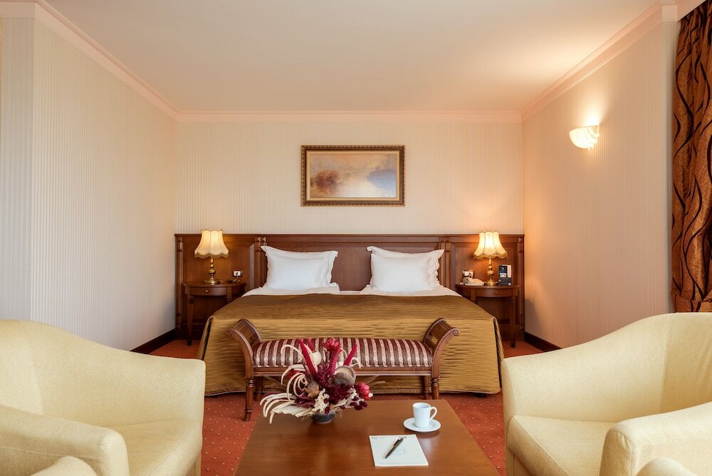 Фото Crystal Palace Boutique Hotel