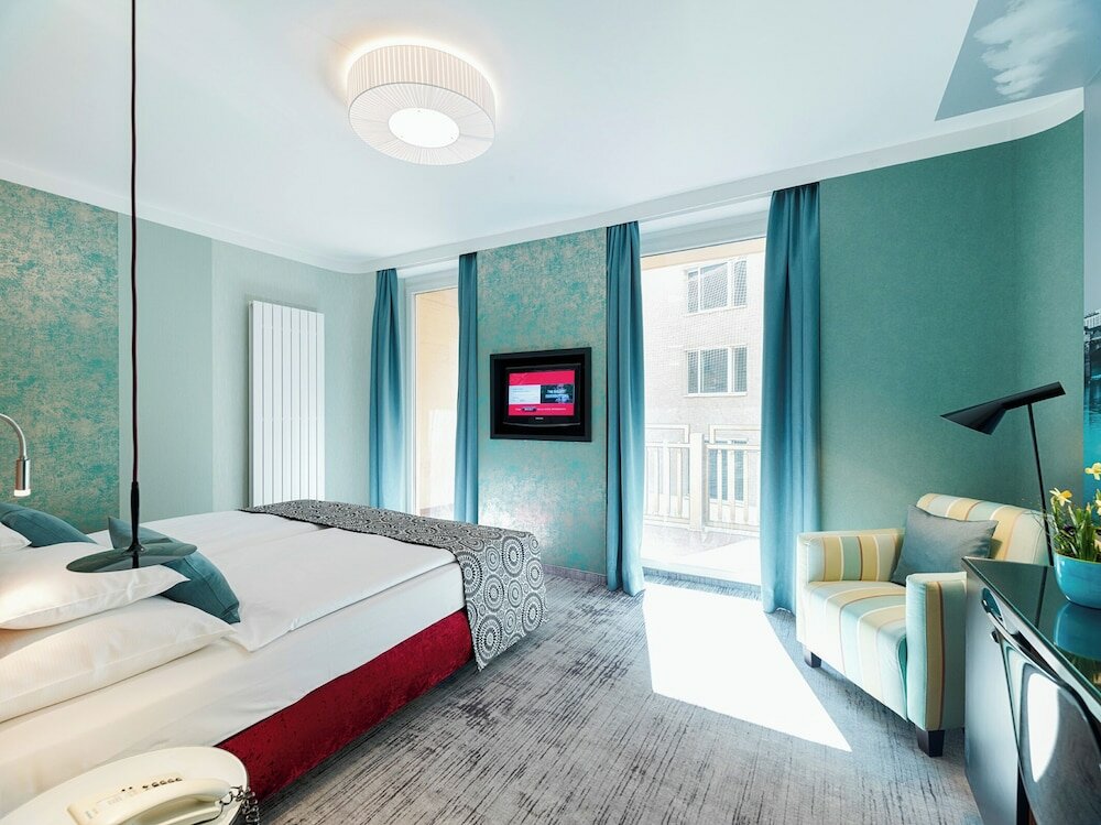 Фото отеля 2