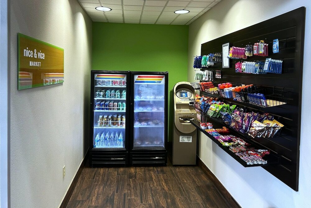 Фото Best Western Plus Desert Poppy Inn