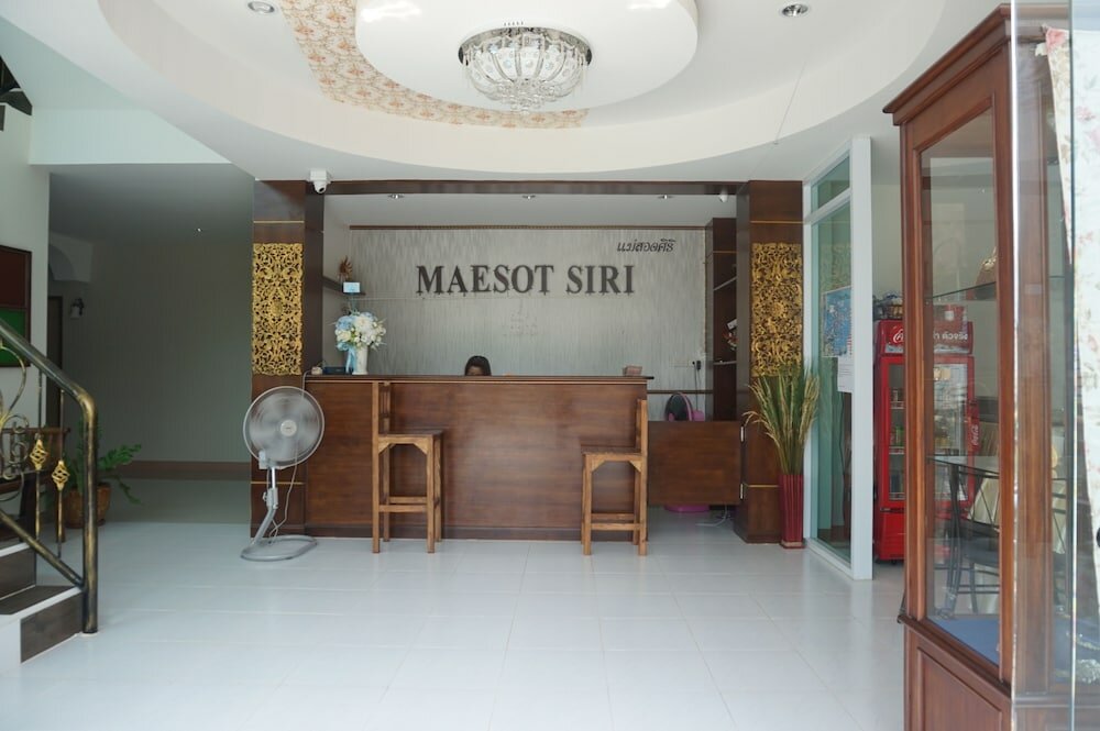 Фото Maesot Siri Hotel