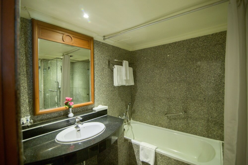 Фото Royal Benja Hotel