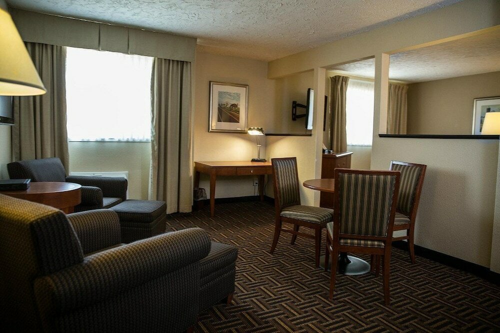 Фото Wyndham Garden Medicine Hat Conference Center