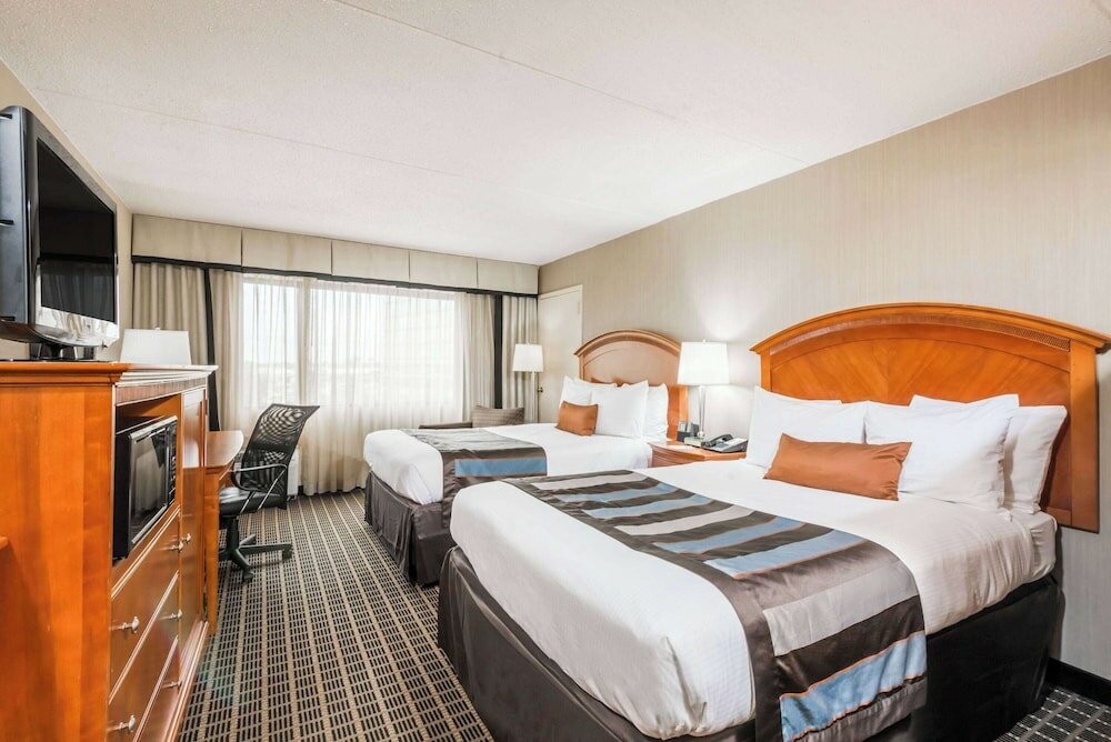 Фото Wingate by Wyndham Springfield
