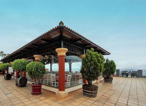 Внешний вид отеля Hotel Las Aguilas Tenerife, Affiliated by Melia в Порто-де-ла-Крусе, фото 5