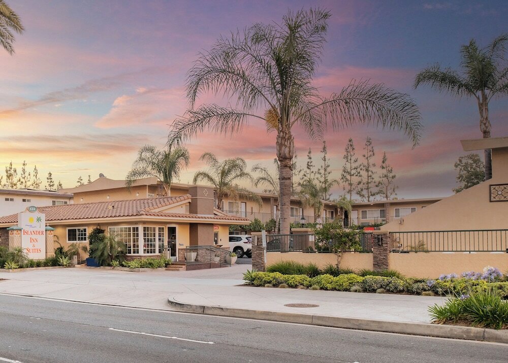 Фото Anaheim Islander Inn and Suites