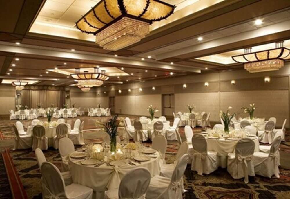 Фото Radisson Hotel Hauppauge-Long Island