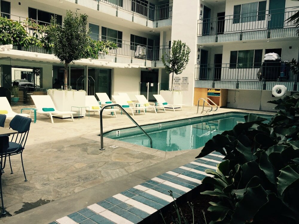 Фото Beverly Laurel Hotel