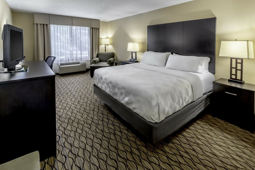 Фото Holiday Inn Hotel & Suites-Milwaukee Airport, an Ihg Hotel