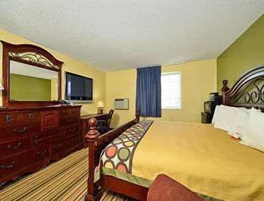Фото Super 8 by Wyndham Minot Airport