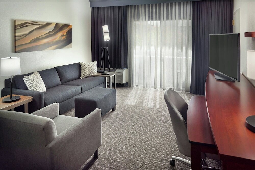 Фото Courtyard by Marriott Tallahassee Downtown/Capitol