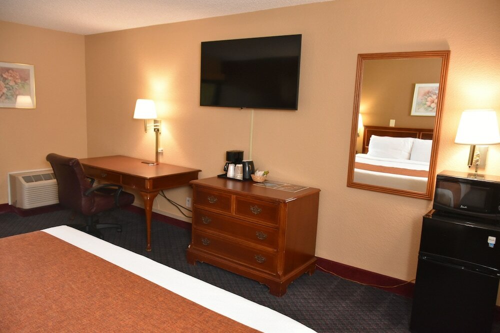 Фото Ontario Airport Inn