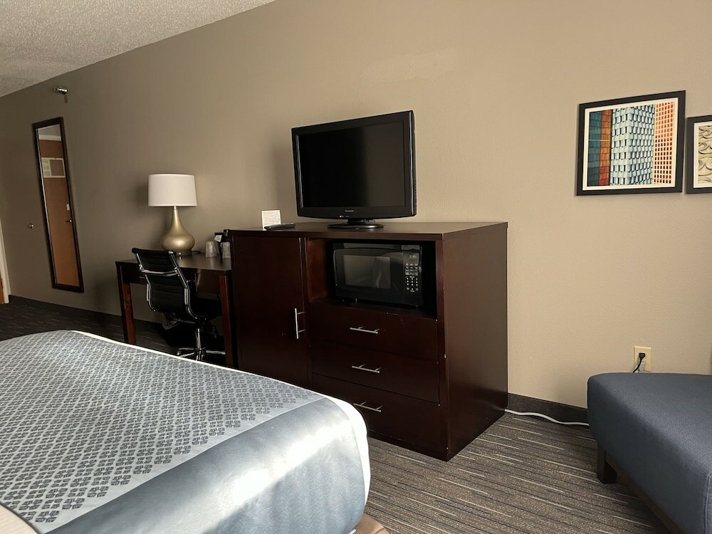 Фото Wingate by Wyndham Great Falls