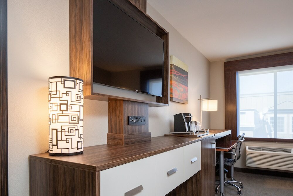 Фото Holiday Inn Express Redwood City-Central, an Ihg Hotel