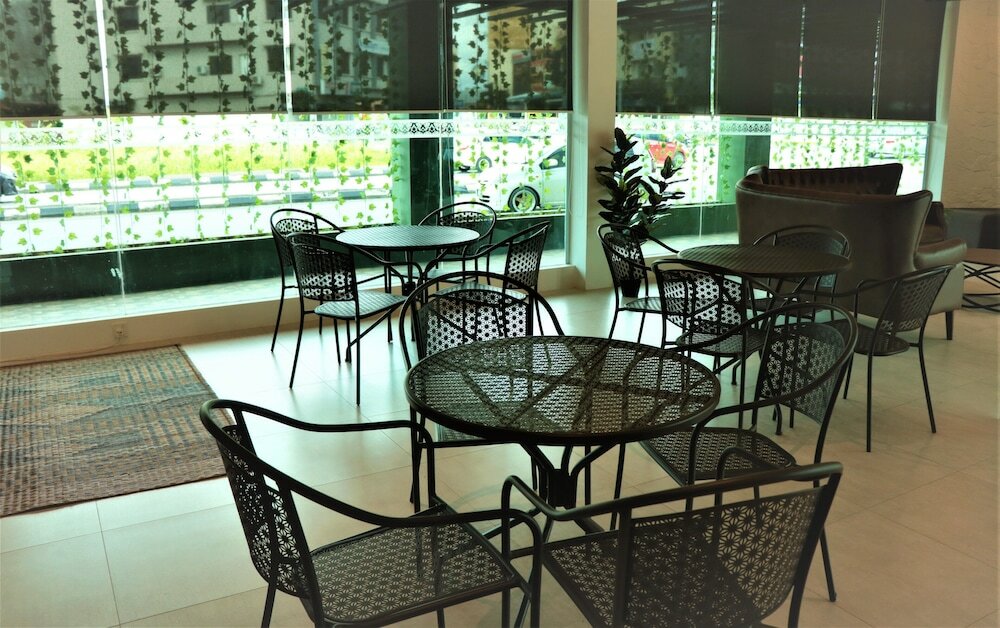 Фото Hotel Longhouse