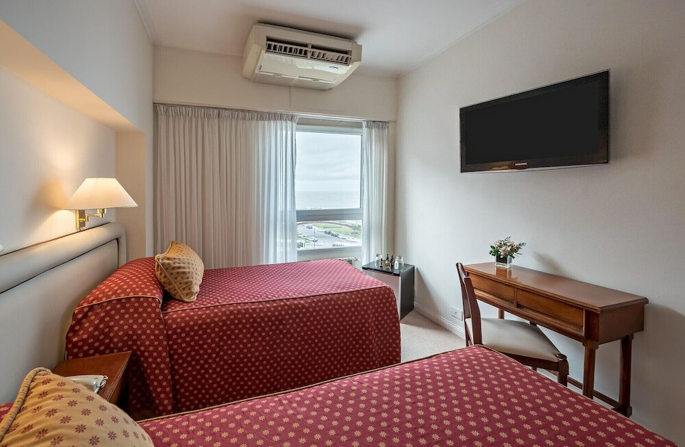 Фото Hotel Iruña