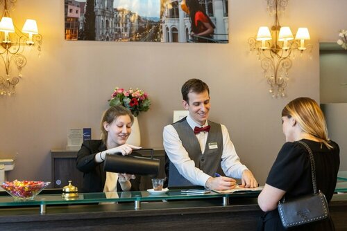 Гостиница Best Western Hotel Lakmi Nice в Ницце