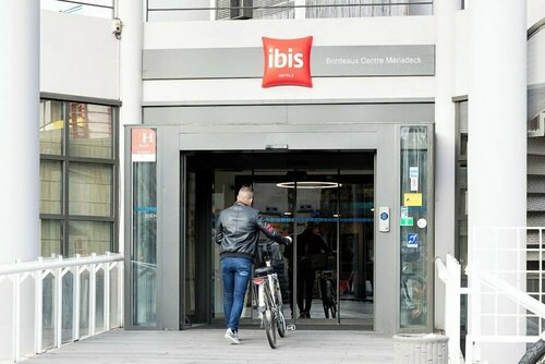 Гостиница Ibis Bordeaux Centre Meriadeck в Бордо