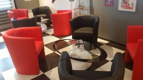 Гостиница Louna Hotels в Сенте-Женевьев-де-Буа