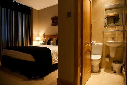 Гостиница The City Hotel в Данфермлине