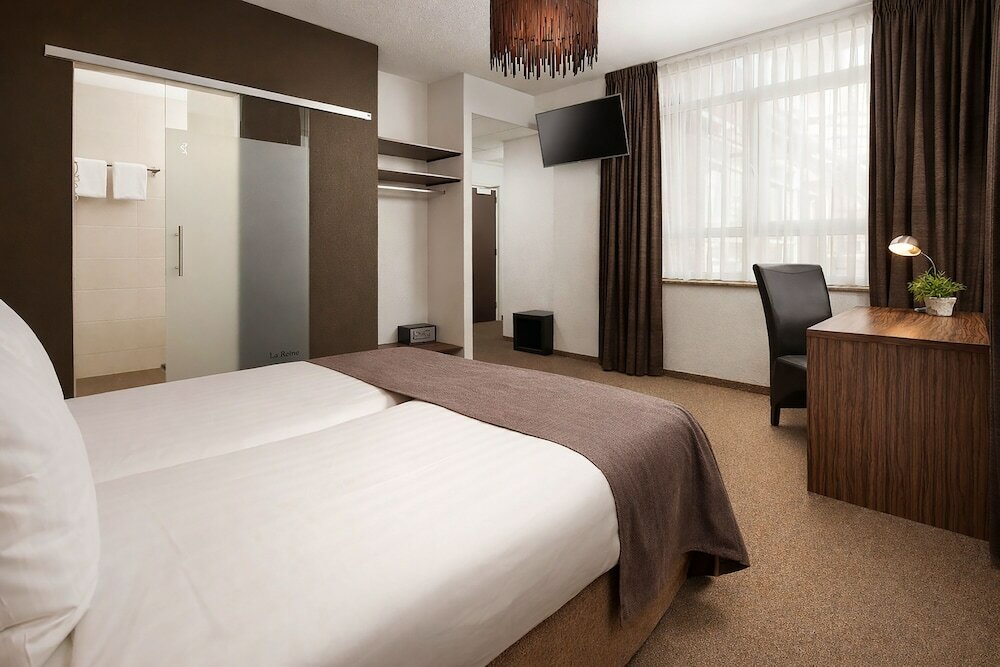 Фото Hotel La Reine