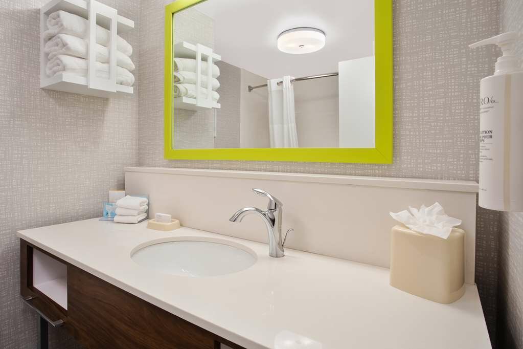 Фото Hampton Inn & Suites Tampa East