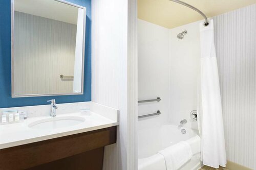 Гостиница Hilton Garden Inn Islip/MacArthur Airport в Ронконкоме