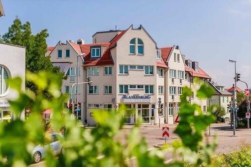 Гостиница Plaza Hotel Blankenburg Ditzingen, Sure Hotel Collection в Дитцингене